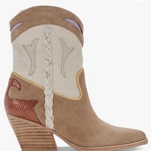 Dolce Vita Booties Loral Western style